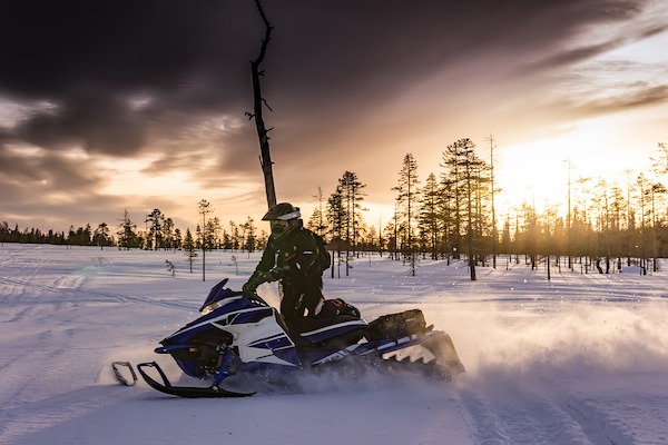 Balades en moto neige au Pole nord
